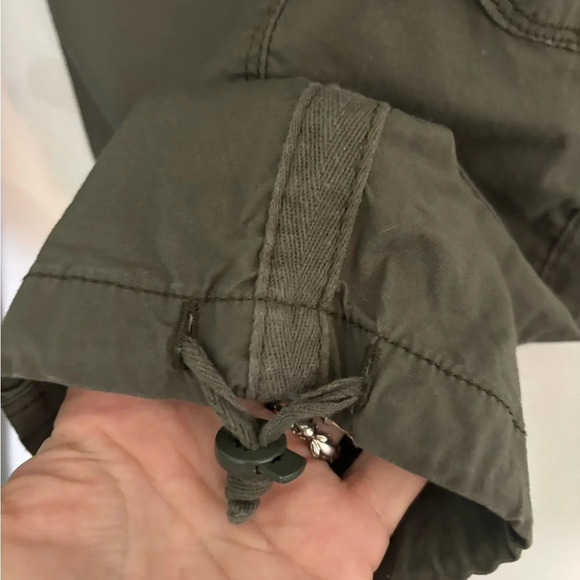 Social Standard by Sanctuary Womens Army Green Utility Cargo Crop Pant Sz Medium - Picture 8 of 8